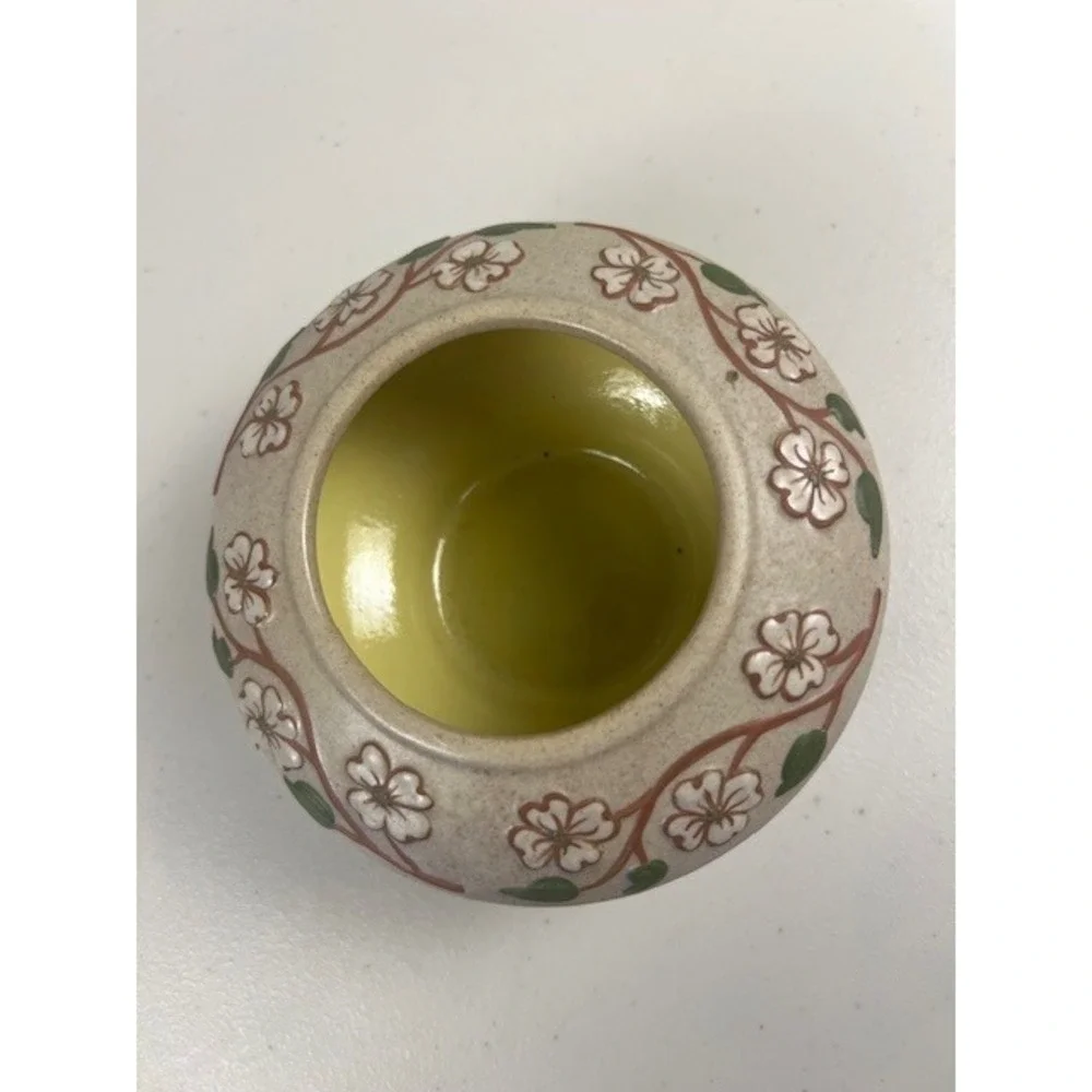 Pigeon Forge Pottery Dogwood Floral Round Bowl Tan Yellow Vintage Tennessee 4.5